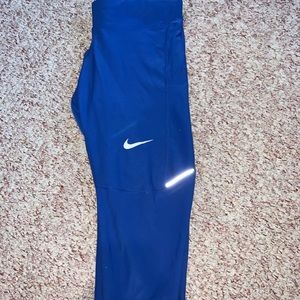 EUC Nike Dri Fit cropped leggings